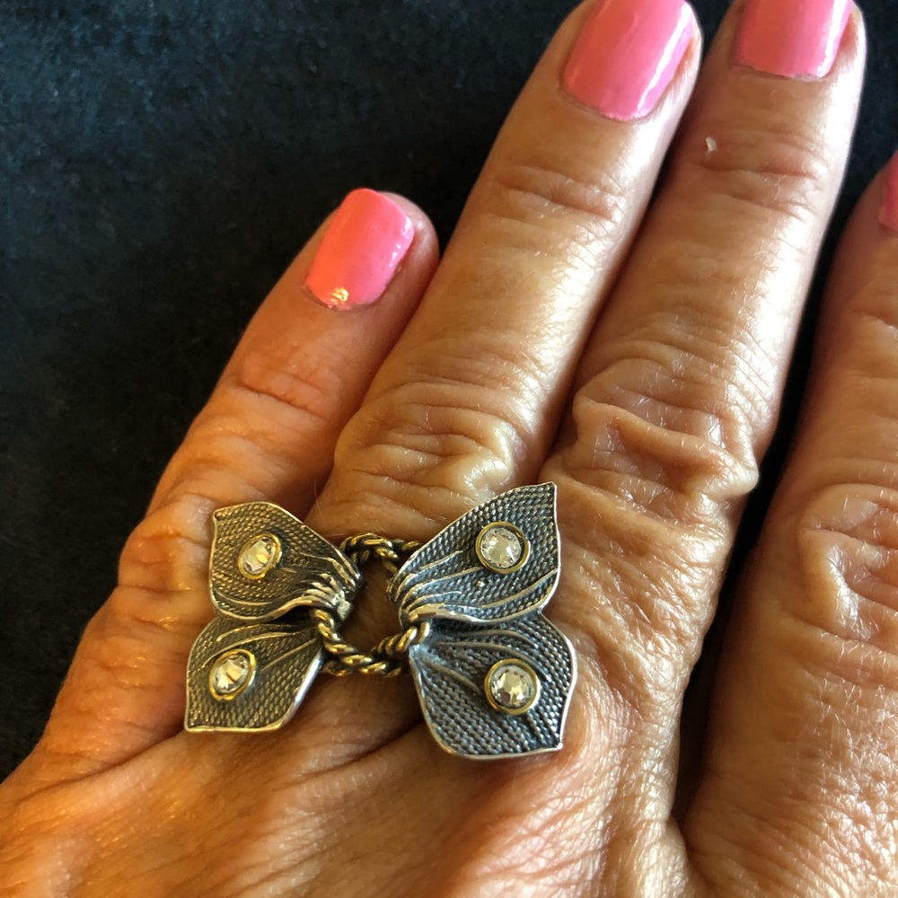 Butterfly ring